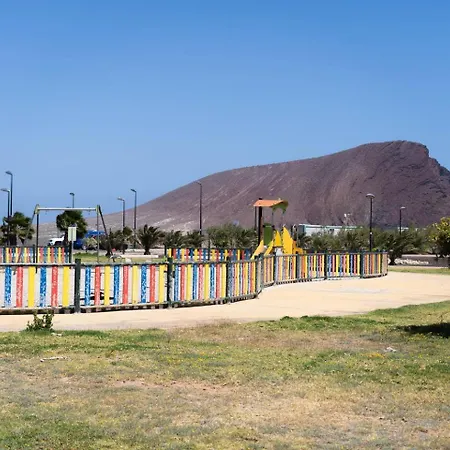 2 Bedrooms By The Ocean With Pool & Backyard Granadilla De Abona