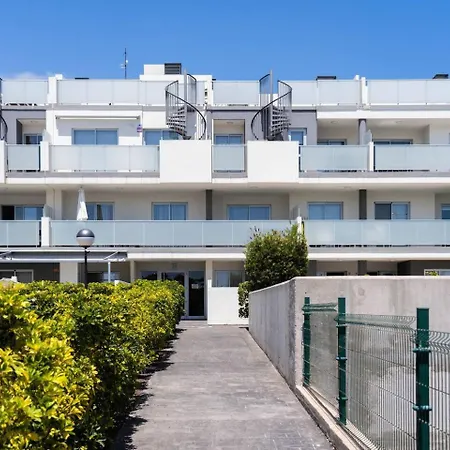 2 Bedrooms By The Ocean With Pool & Backyard Lägenhet