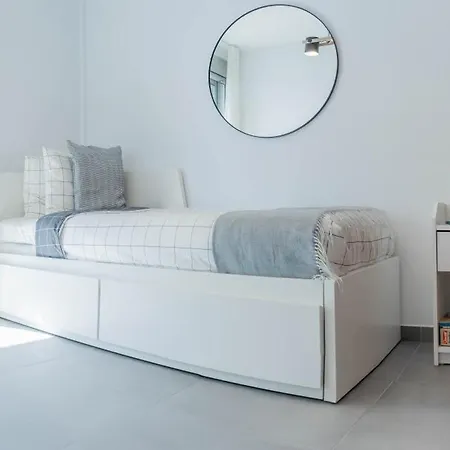 2 Bedrooms By The Ocean With Pool & Backyard Appartement