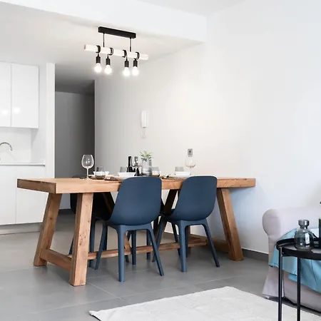 2 Bedrooms By The Ocean With Pool & Backyard Lägenhet