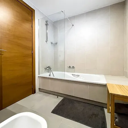 2 Bedrooms By The Ocean With Pool & Backyard Appartement