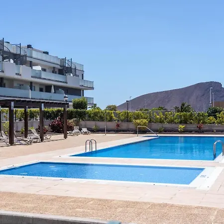 דירה 2 Bedrooms By The Ocean With Pool & Backyard גרנדילה דה אבונה