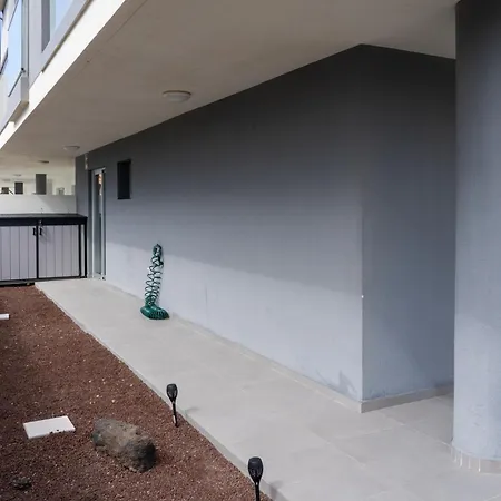 2 Bedrooms By The Ocean With Pool & Backyard גרנדילה דה אבונה